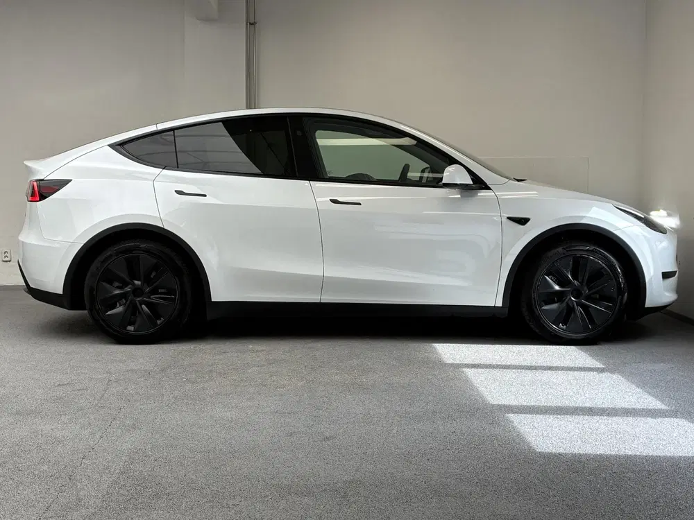Tesla Model Y Long Range RWD 75 kWh uit 2025, foto 9