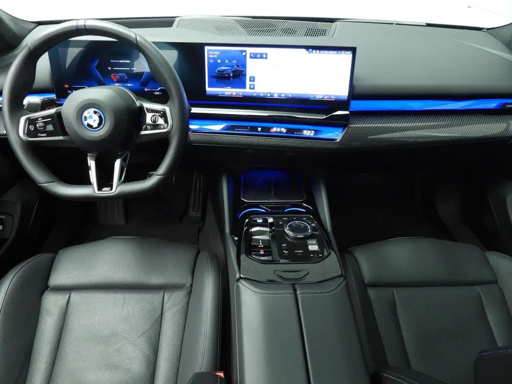 BMW i5 Touring xDrive40 uit 2025, foto 10