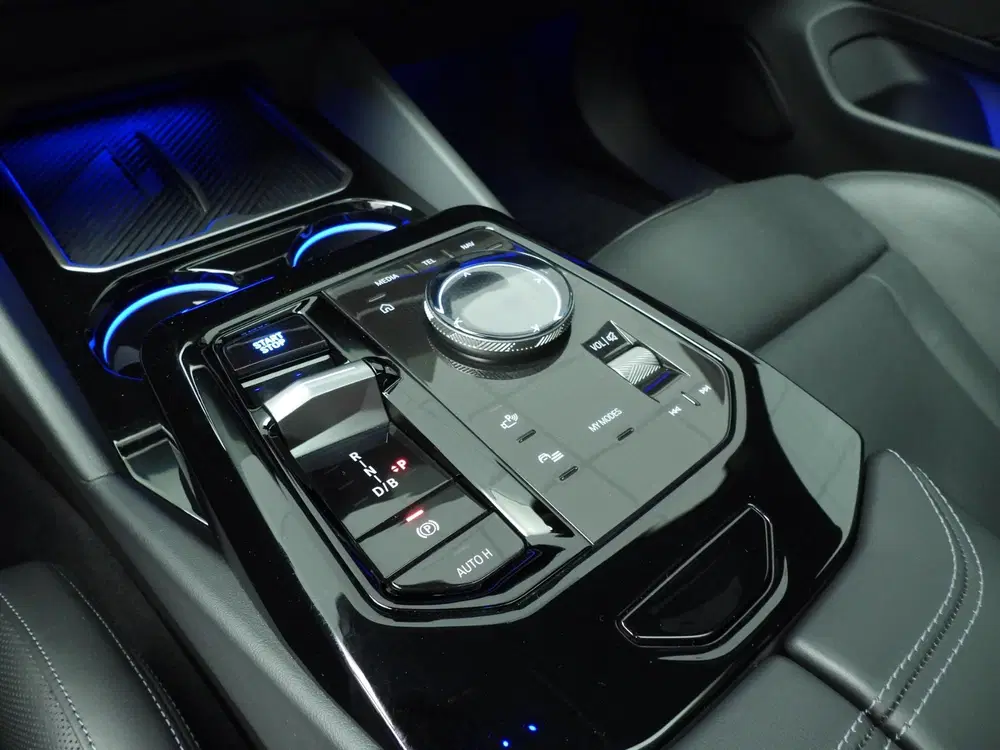 BMW i5 Touring xDrive40 uit 2025, foto 11
