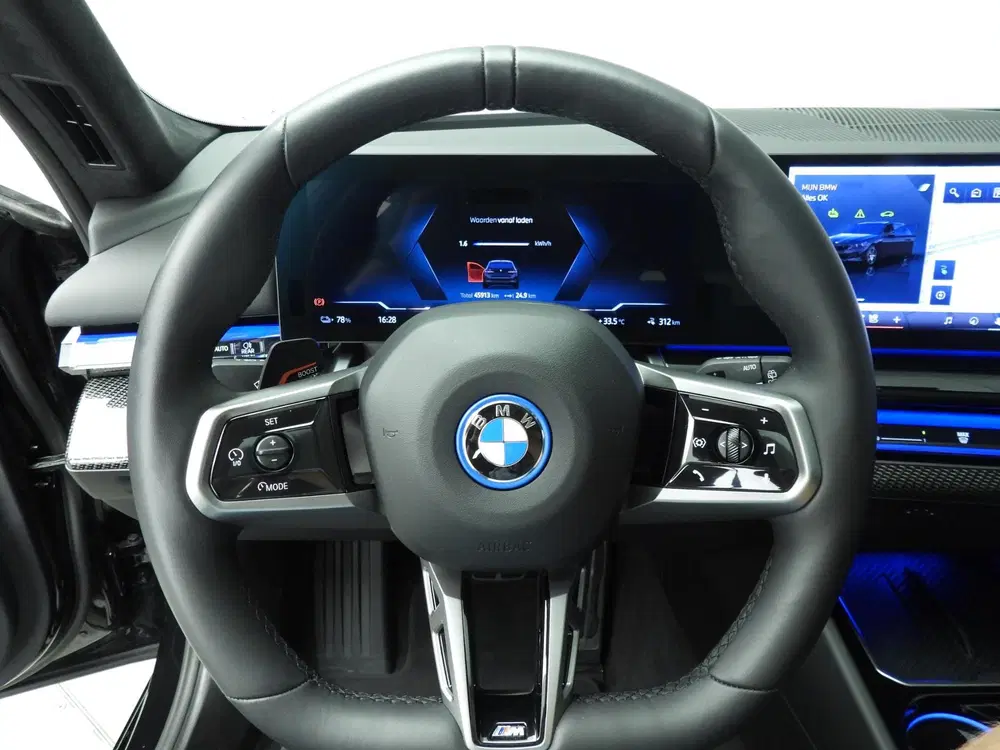 BMW i5 Touring xDrive40 uit 2025, foto 12
