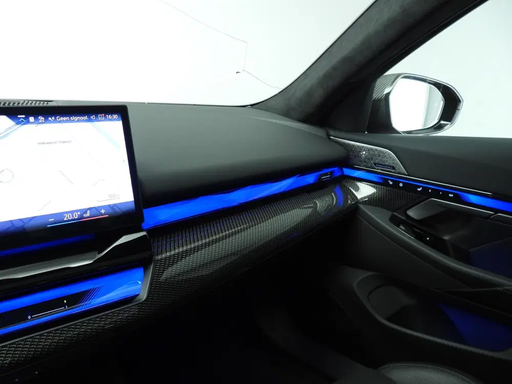 BMW i5 Touring xDrive40 uit 2025, foto 15