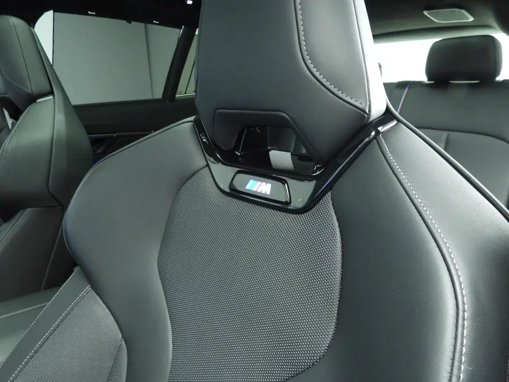 BMW i5 Touring xDrive40 uit 2025, foto 18
