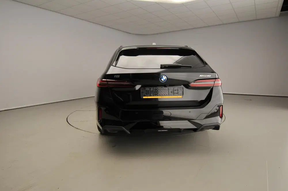 BMW i5 Touring xDrive40 uit 2025, foto 5