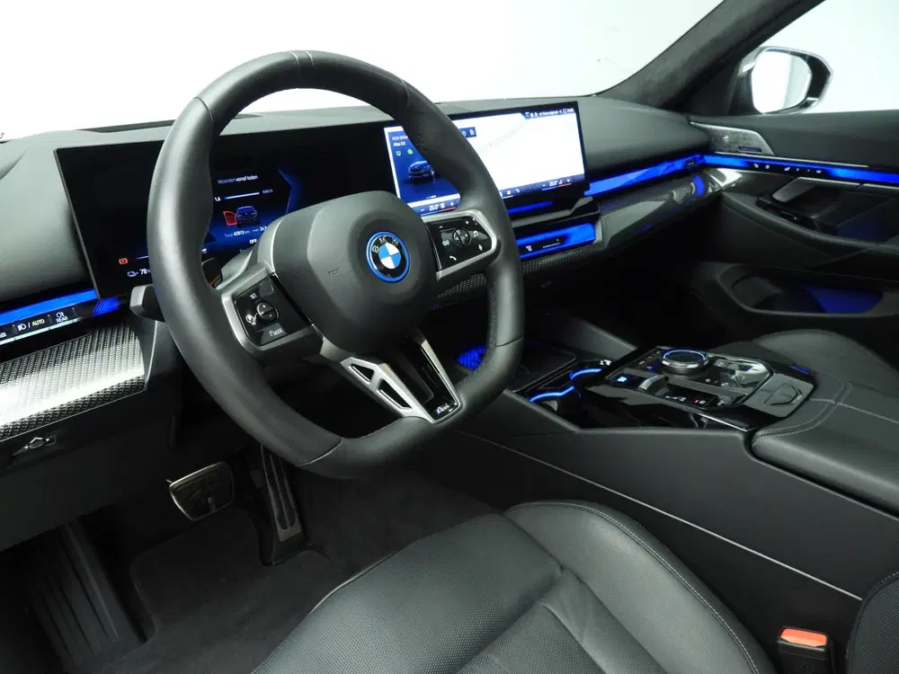 BMW i5 Touring xDrive40 uit 2025, foto 6