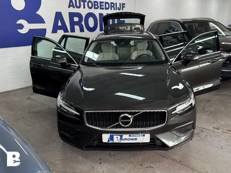 Volvo V60 2.0 T4 Momentum Pro, adaptive cruise uit 2019, foto 15