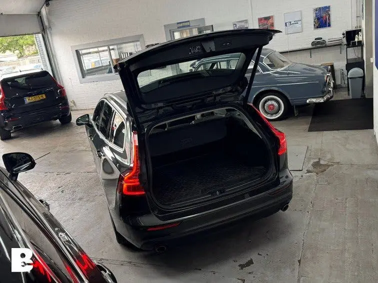 Volvo V60 2.0 T4 Momentum Pro, adaptive cruise uit 2019, foto 16