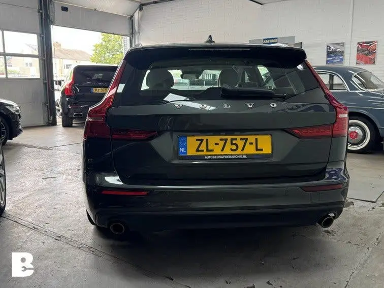 Volvo V60 2.0 T4 Momentum Pro, adaptive cruise uit 2019, foto 7