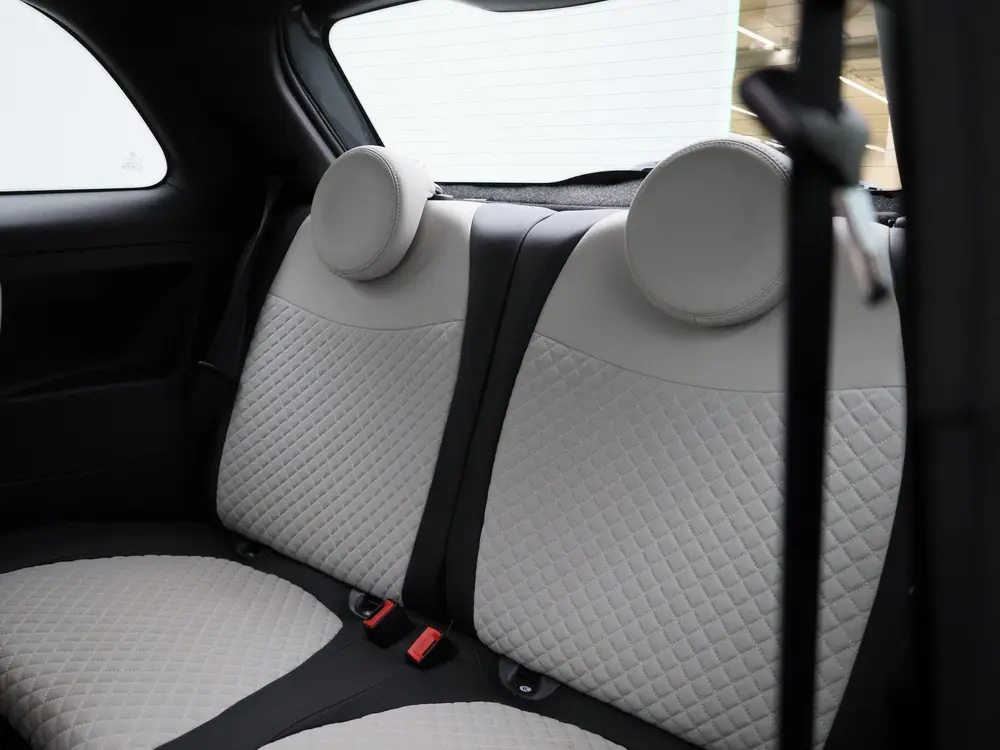 Fiat 500 1.0 Hybrid Dolcevita uit 2021, foto 10