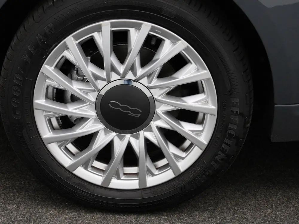Fiat 500 1.0 Hybrid Dolcevita uit 2021, foto 12