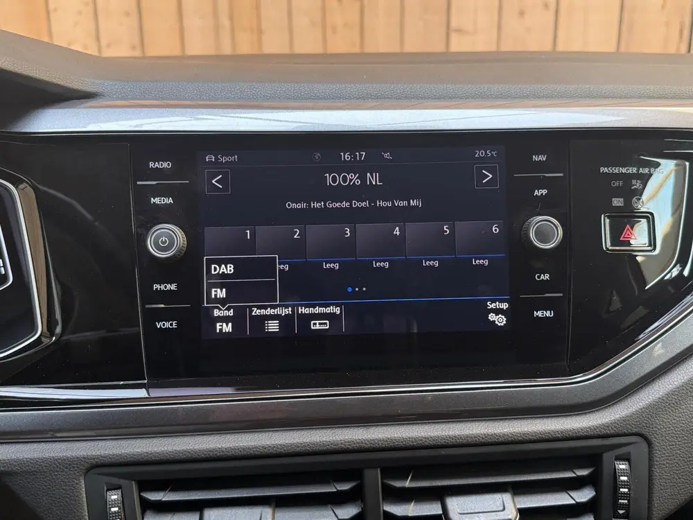 Volkswagen Polo 1.0 TSI Highline R-line Apple CarPlay/Androi uit 2019, foto 15