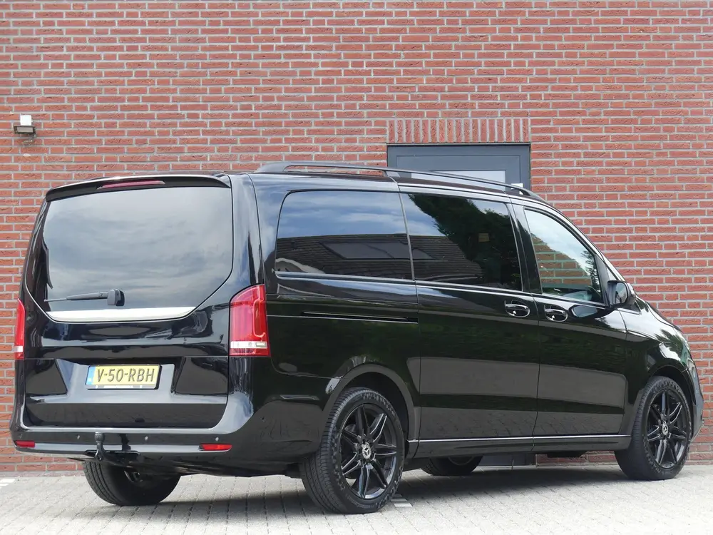 Mercedes-Benz V-Klasse 300d AMG Dubbel Cabine Panoramadak uit 2023, foto 4
