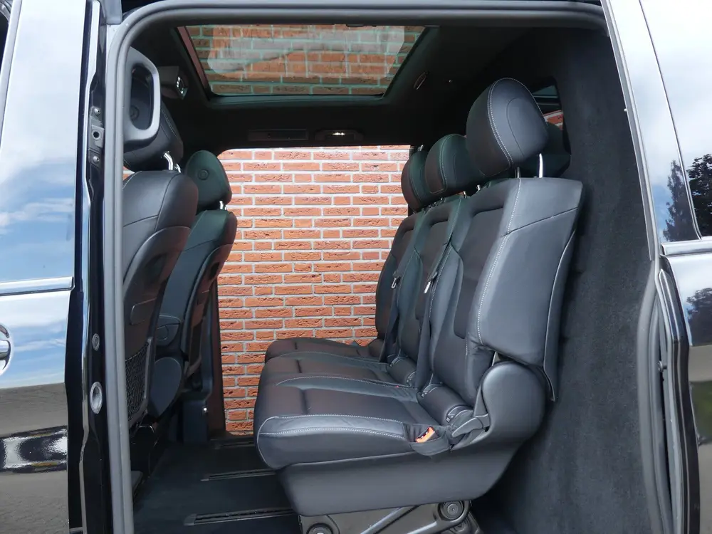 Mercedes-Benz V-Klasse 300d AMG Dubbel Cabine Panoramadak uit 2023, foto 6