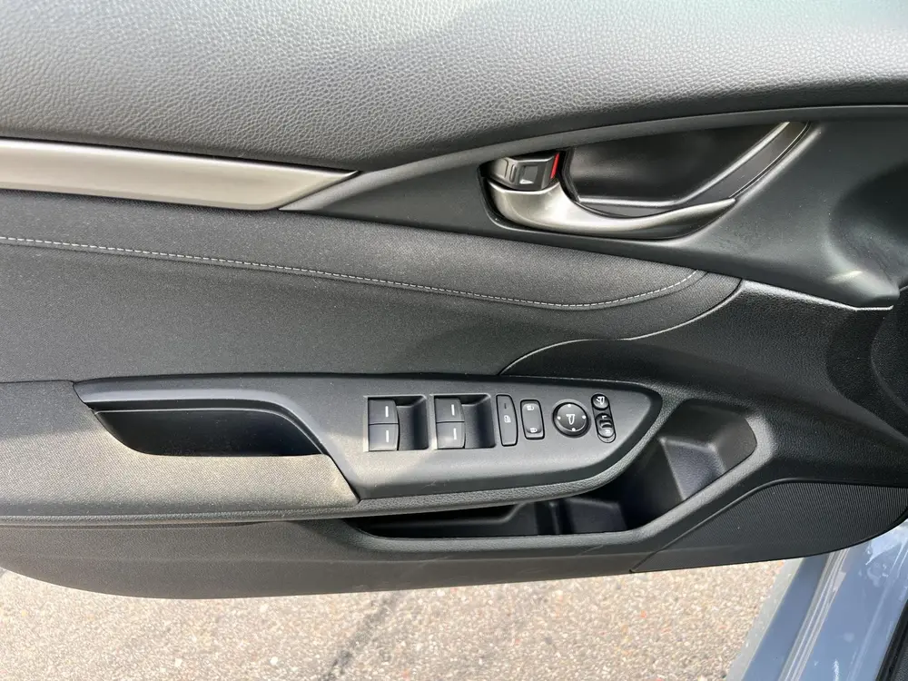 Honda Civic 1.0 i-VTEC Elegance uit 2019, foto 20