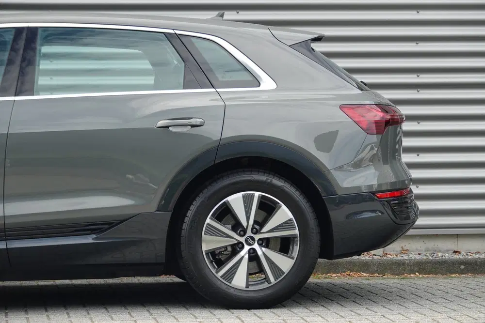 Audi Q8 e-tron 50 quattro Edition 95 kWh uit 2023, foto 10