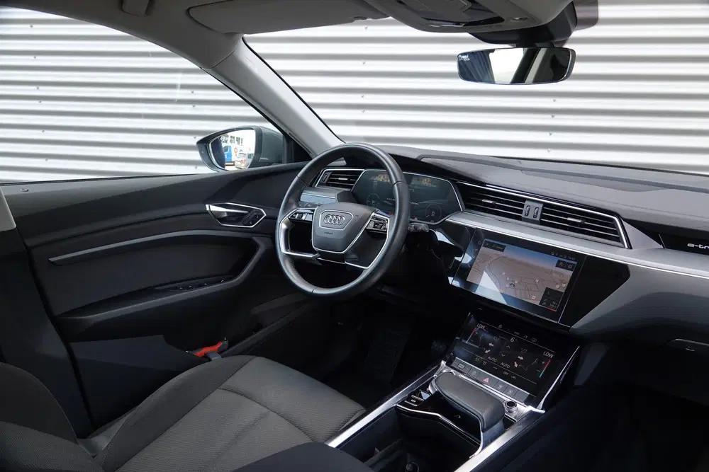 Audi Q8 e-tron 50 quattro Edition 95 kWh uit 2023, foto 11