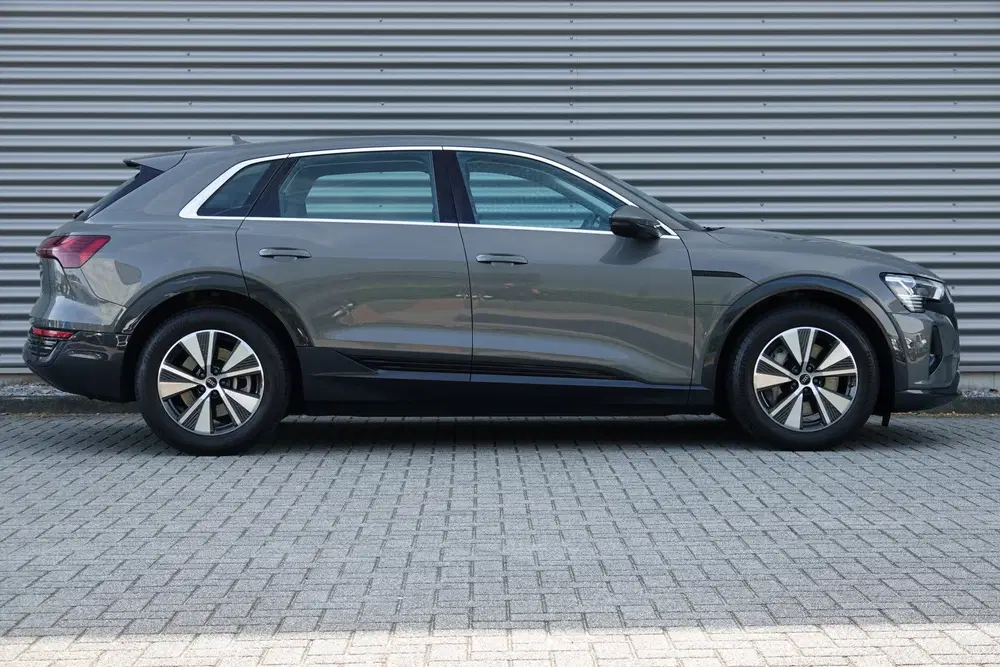 Audi Q8 e-tron 50 quattro Edition 95 kWh uit 2023, foto 20