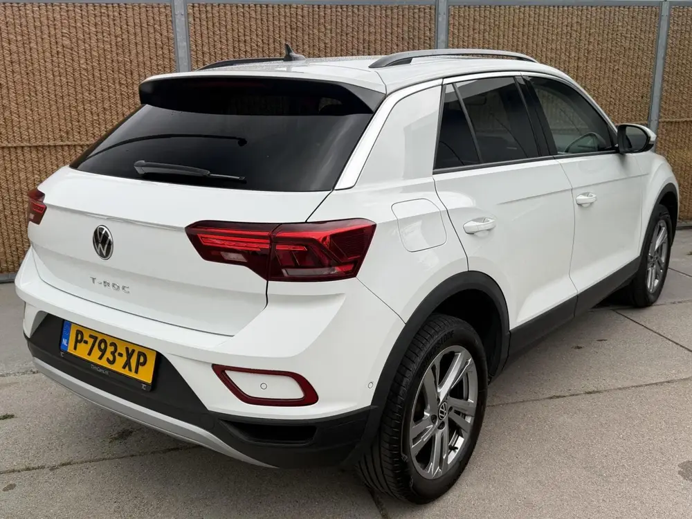 Volkswagen T-Roc 1.0 TSI Life 75 Edition Achteruitrijcamera uit 2022, foto 2