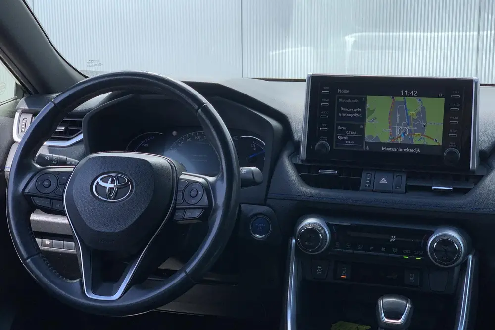 Toyota RAV4 2.5 Hybrid AWD Bi-Tone / Leer / Camera / Stoelve uit 2019, foto 10