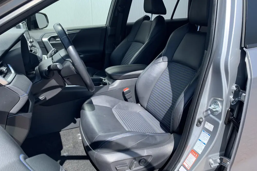 Toyota RAV4 2.5 Hybrid AWD Bi-Tone / Leer / Camera / Stoelve uit 2019, foto 7