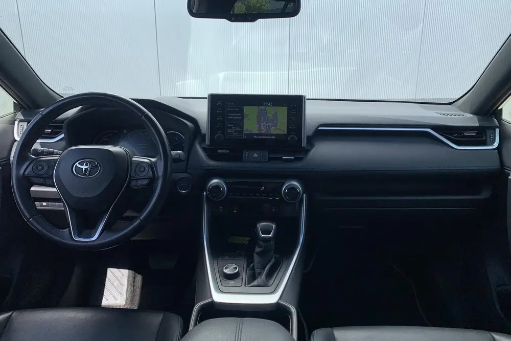 Toyota RAV4 2.5 Hybrid AWD Bi-Tone / Leer / Camera / Stoelve uit 2019, foto 9