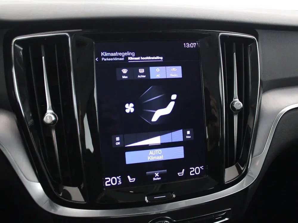 Volvo V60 2.0 B3 Momentum uit 2022, foto 13