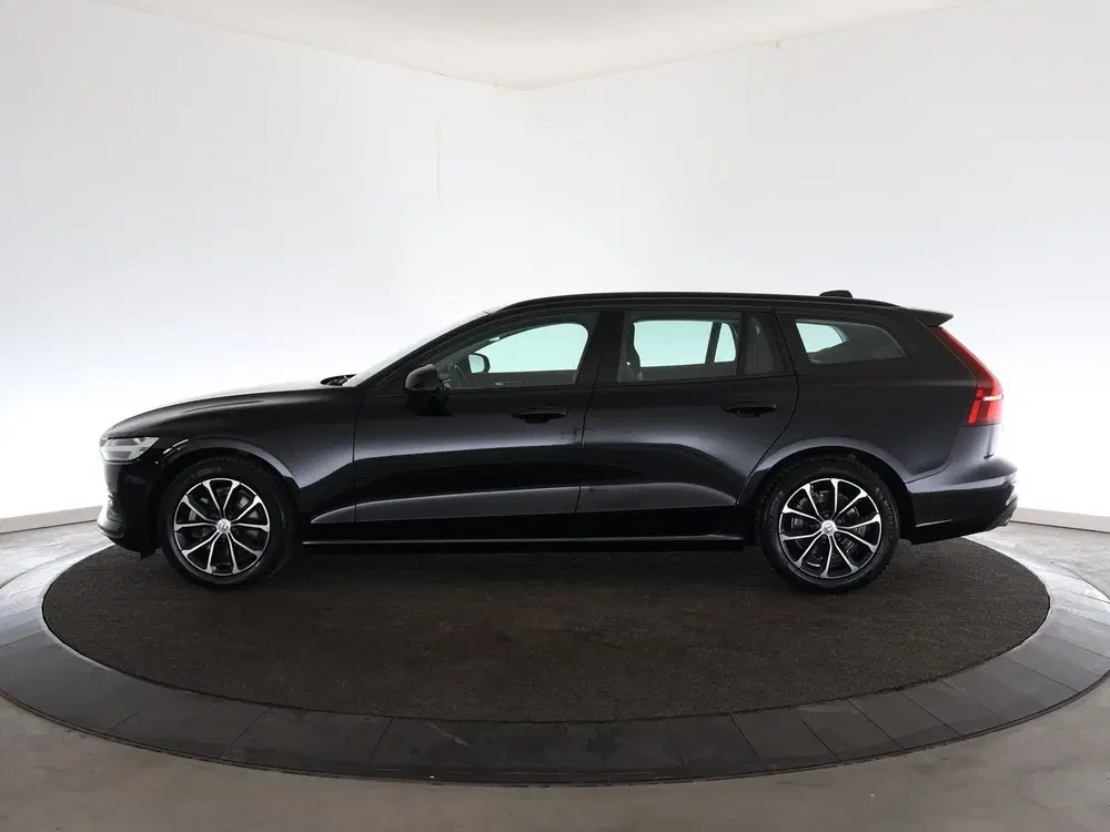 Volvo V60 2.0 B3 Momentum uit 2022, foto 2