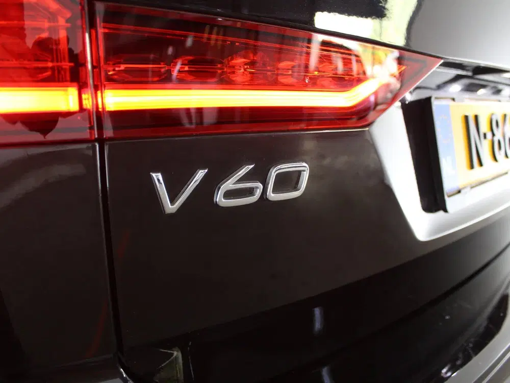 Volvo V60 2.0 B3 Momentum uit 2022, foto 20