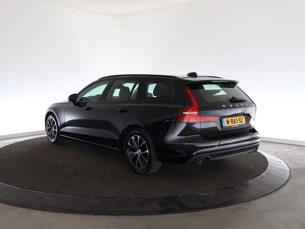 Volvo V60 2.0 B3 Momentum uit 2022, foto 3