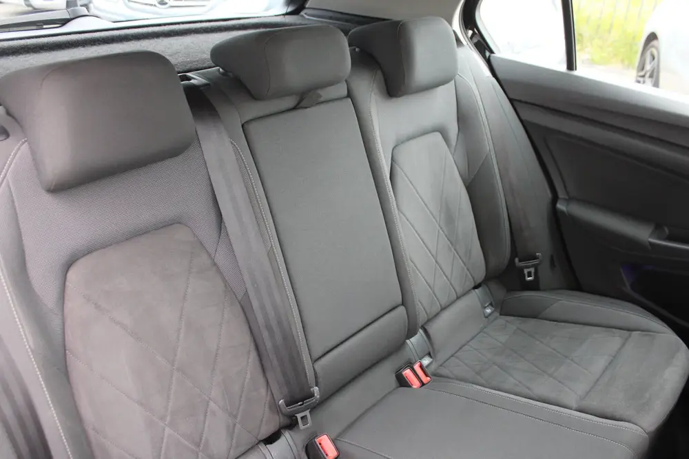 Volkswagen Golf 1.5 eTSI Style PANORAMADAK MEMORY ACC SFEER uit 2020, foto 20