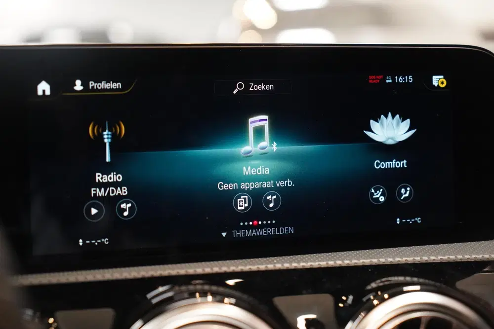 Mercedes-Benz CLA 250 e AMG Line BOMVOL uit 2021, foto 4