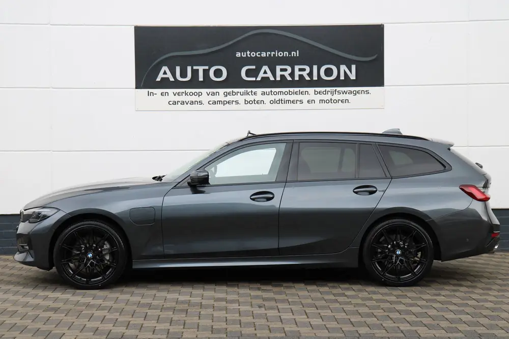BMW 3-serie 330e xDrive Pano HUD Tr.haak 19 inch BTW uit 2022, foto 3