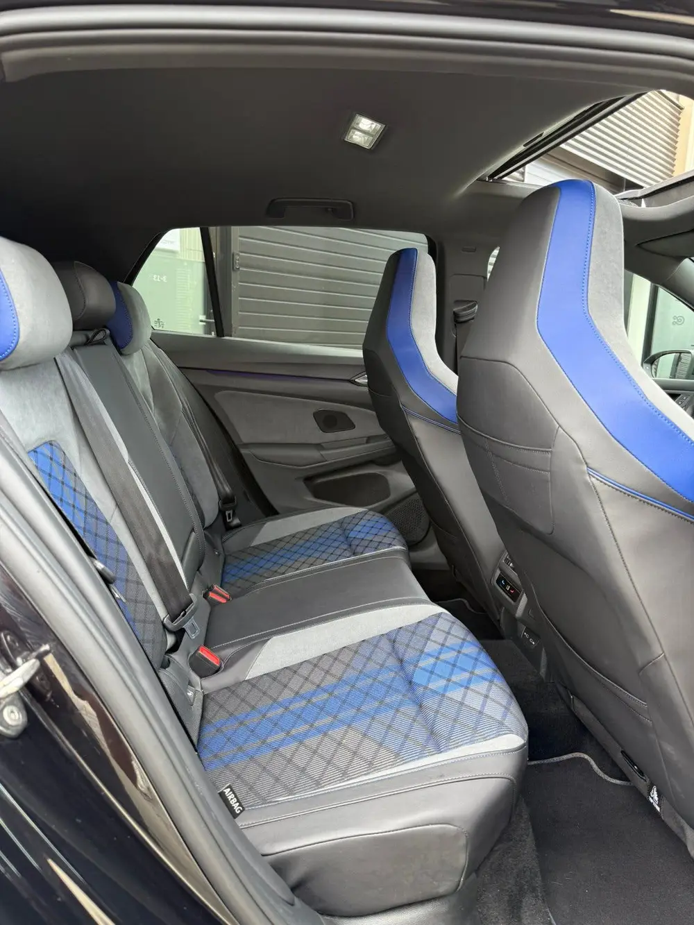 Volkswagen Golf 2.0 TSI 320pk 7-DSG 4MOTION 2022 Zwart uit 2022, foto 10