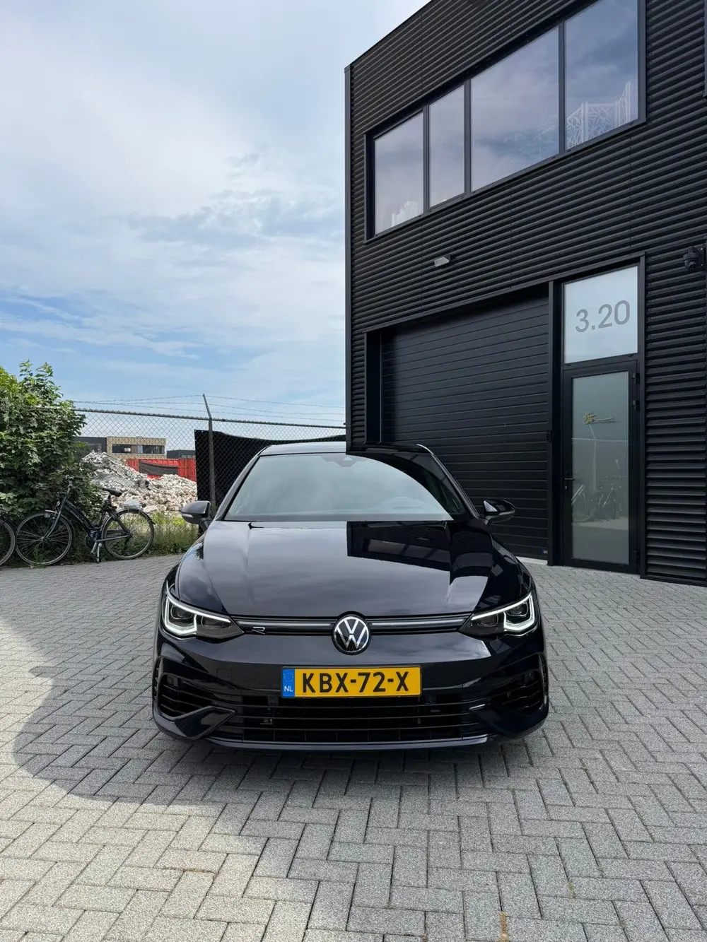 Volkswagen Golf 2.0 TSI 320pk 7-DSG 4MOTION 2022 Zwart uit 2022, foto 2
