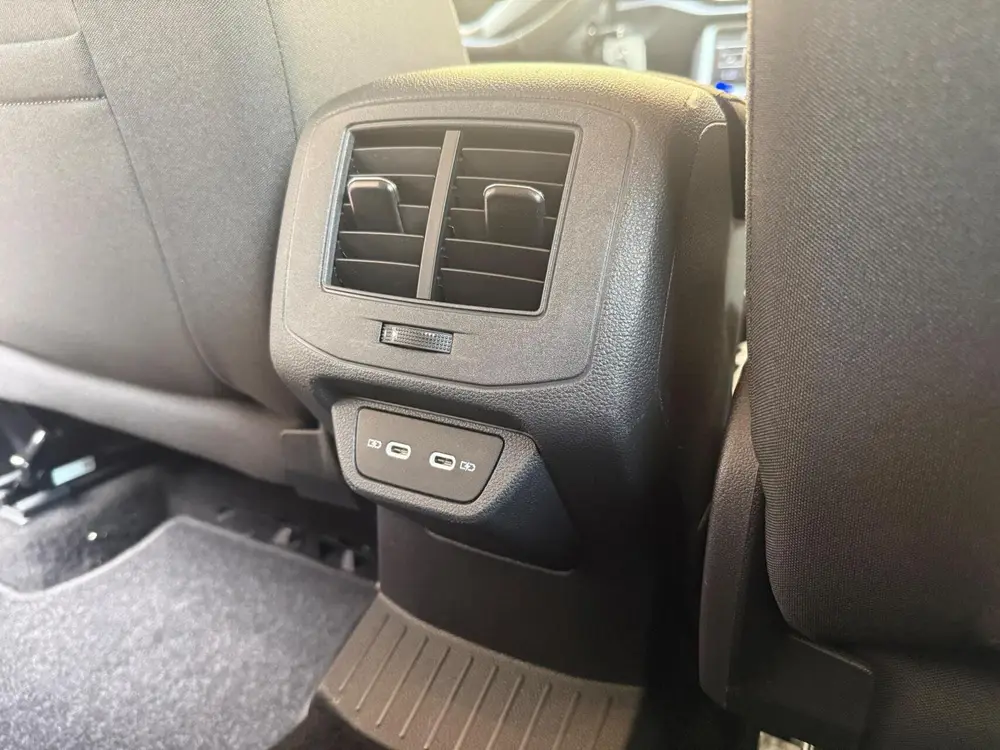 Volkswagen T-Roc 1.0 TSI Life Business Achteruitrijcamera | uit 2022, foto 11