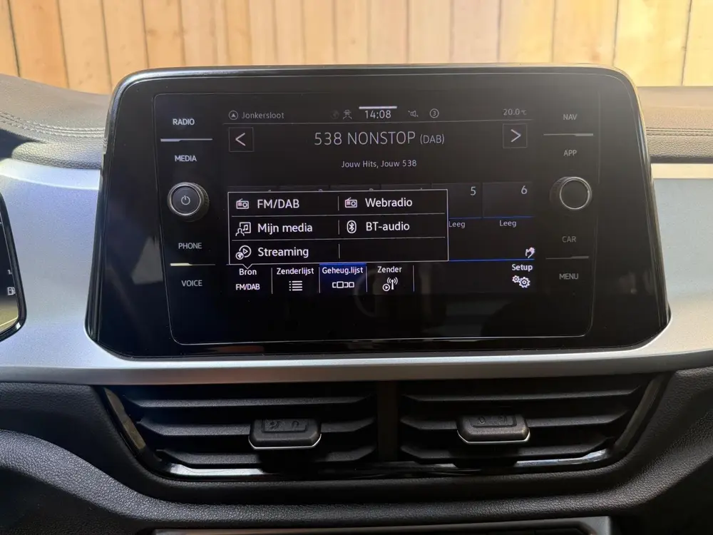 Volkswagen T-Roc 1.0 TSI Life Business Achteruitrijcamera | uit 2022, foto 16