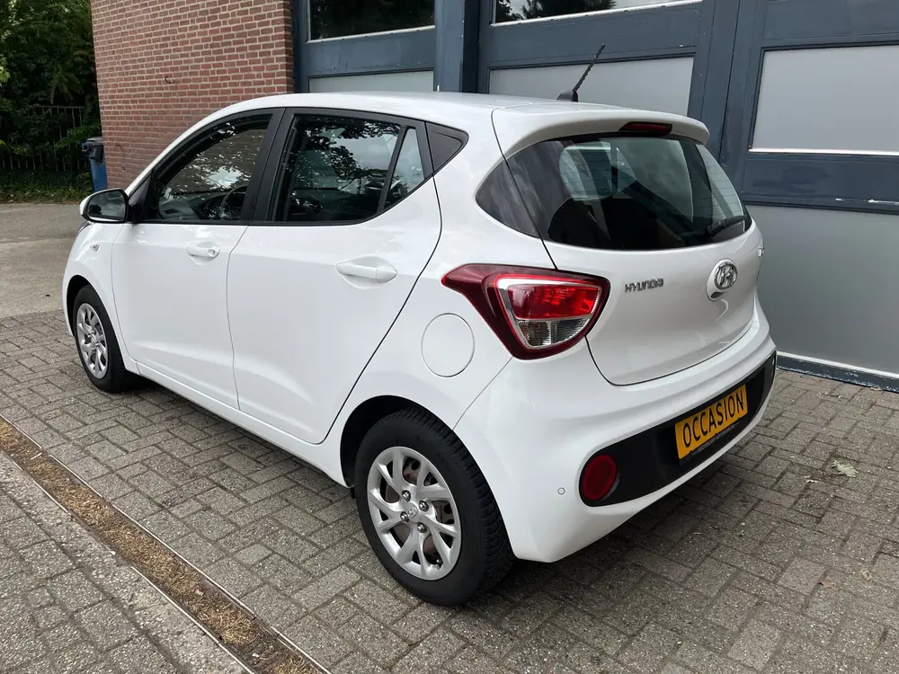 Hyundai I10 I10 1ste eigenaar dealer onderhouden 1.0i Comfort uit 2019, foto 2