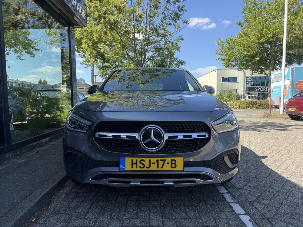 Mercedes-Benz GLA 250 e Progressive uit 2021, foto 2