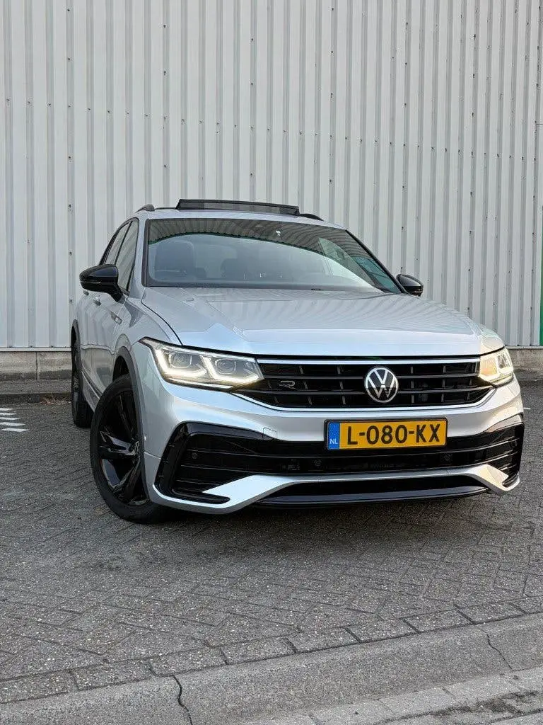 Volkswagen Tiguan VW Tiguan 1.5 TSI R-Line Black Style - Business+ 150 PK uit 2021