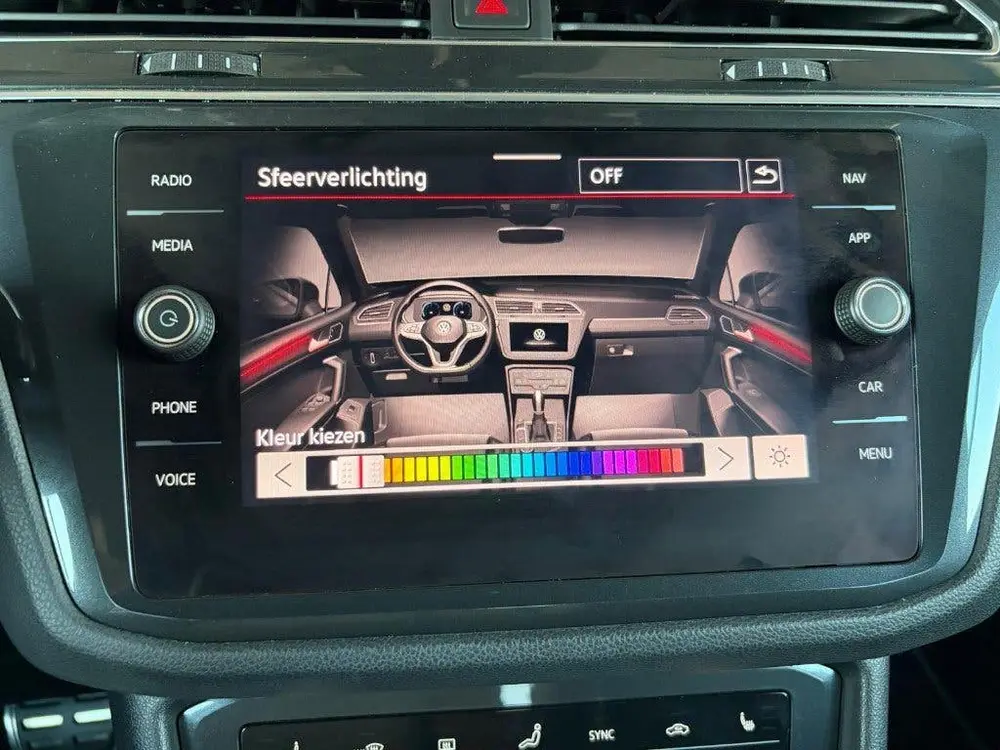 Volkswagen Tiguan VW Tiguan 1.5 TSI R-Line Black Style - Business+ 150 PK uit 2021, foto 16