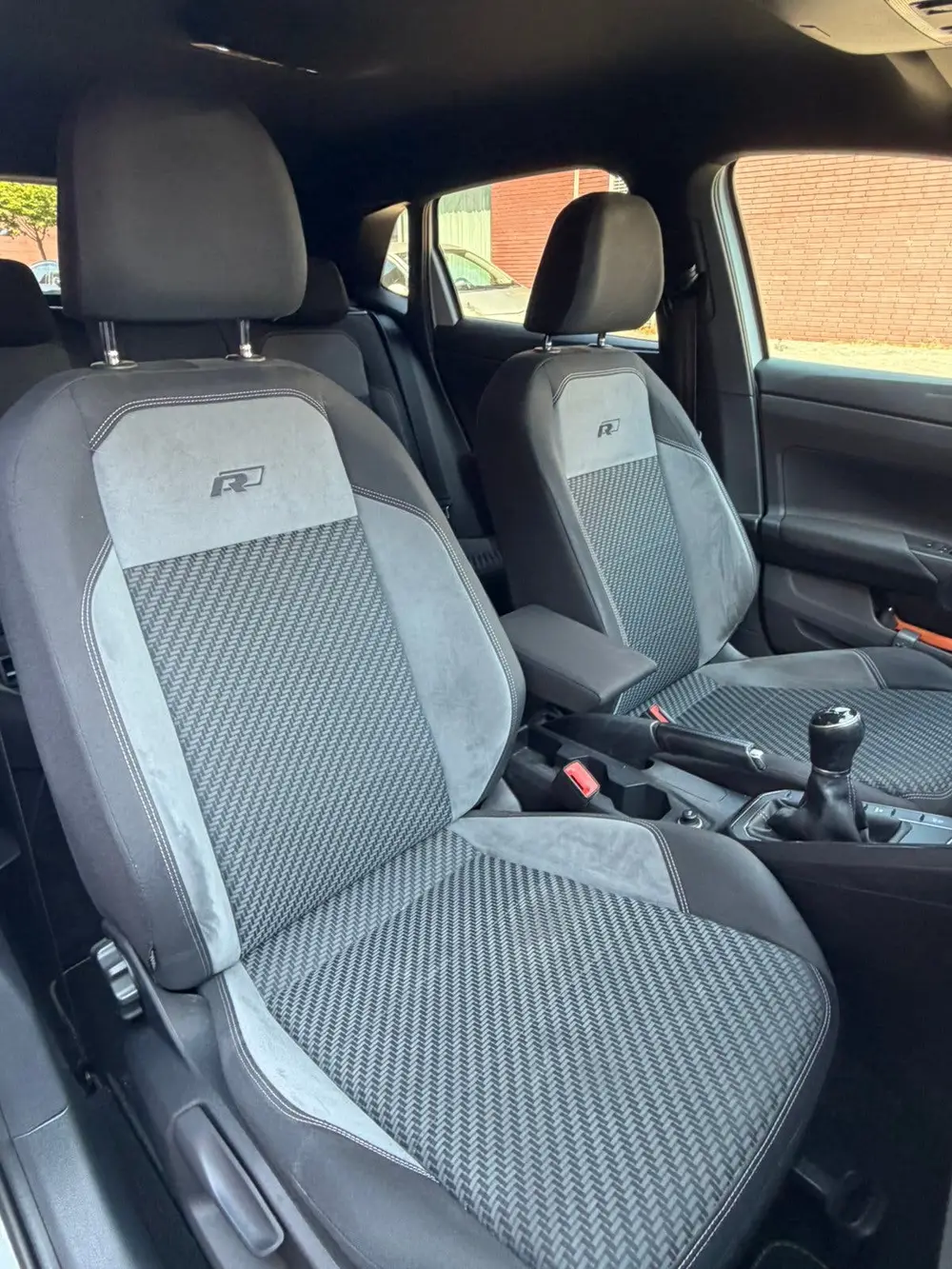 Volkswagen Polo 1.0 TSI Highline R-Line 2019 Wit uit 2019, foto 19