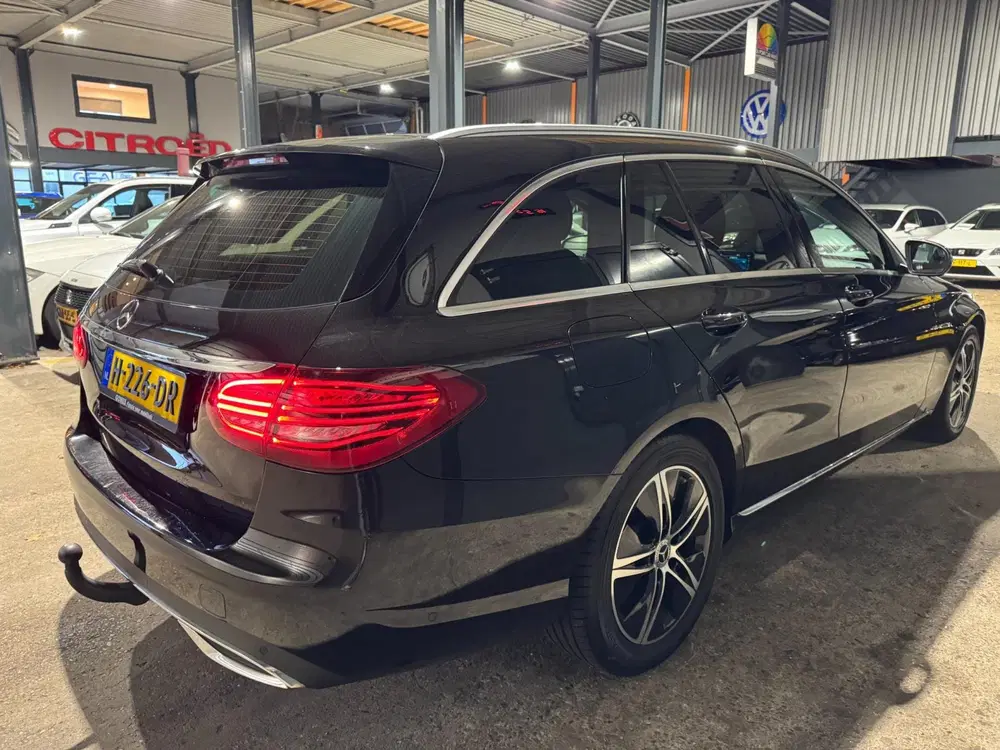 Mercedes-Benz C-Klasse 180 Solution 156pk uit 2020, foto 4