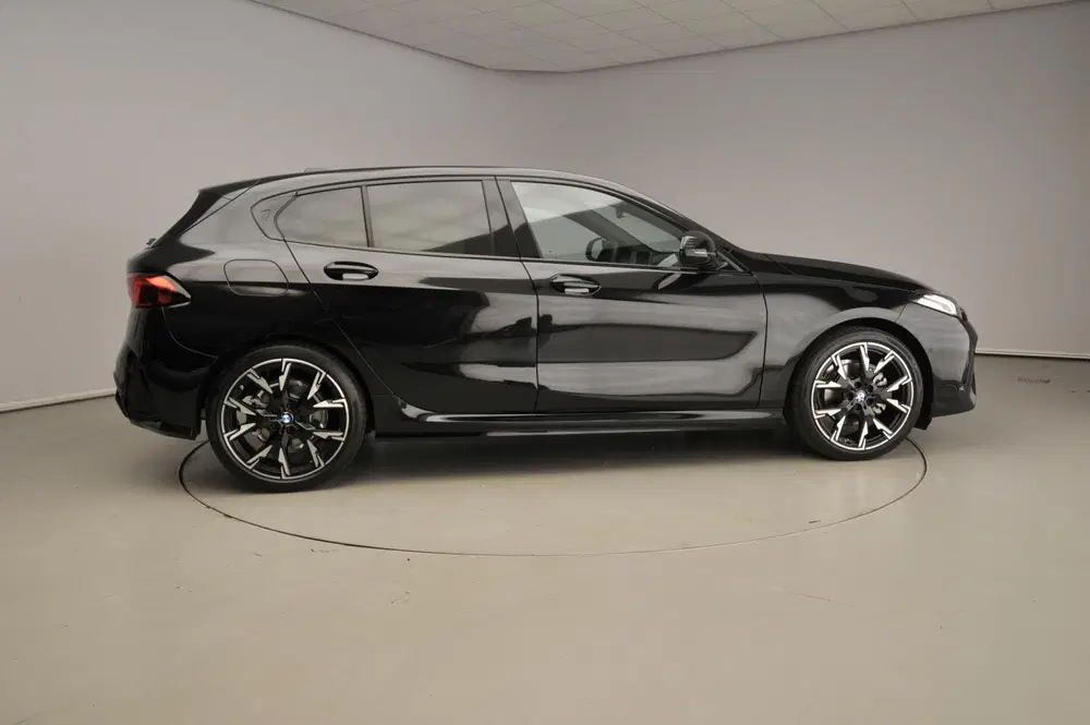 BMW 1-serie 5-deurs 120 uit 2026, foto 4
