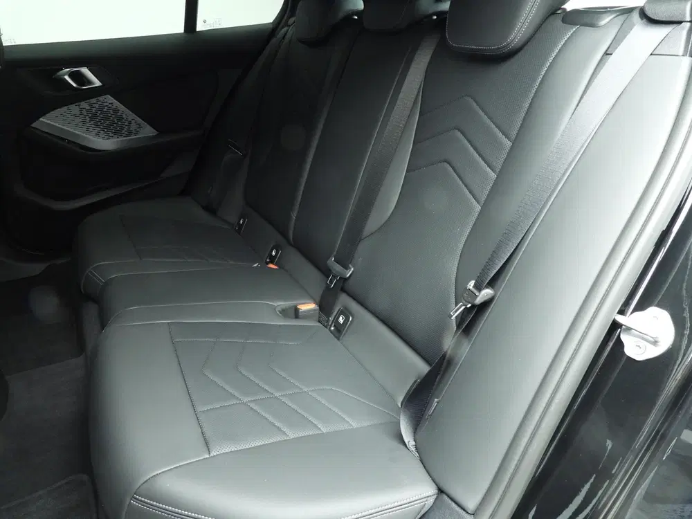 BMW 1-serie 5-deurs 120 uit 2026, foto 8