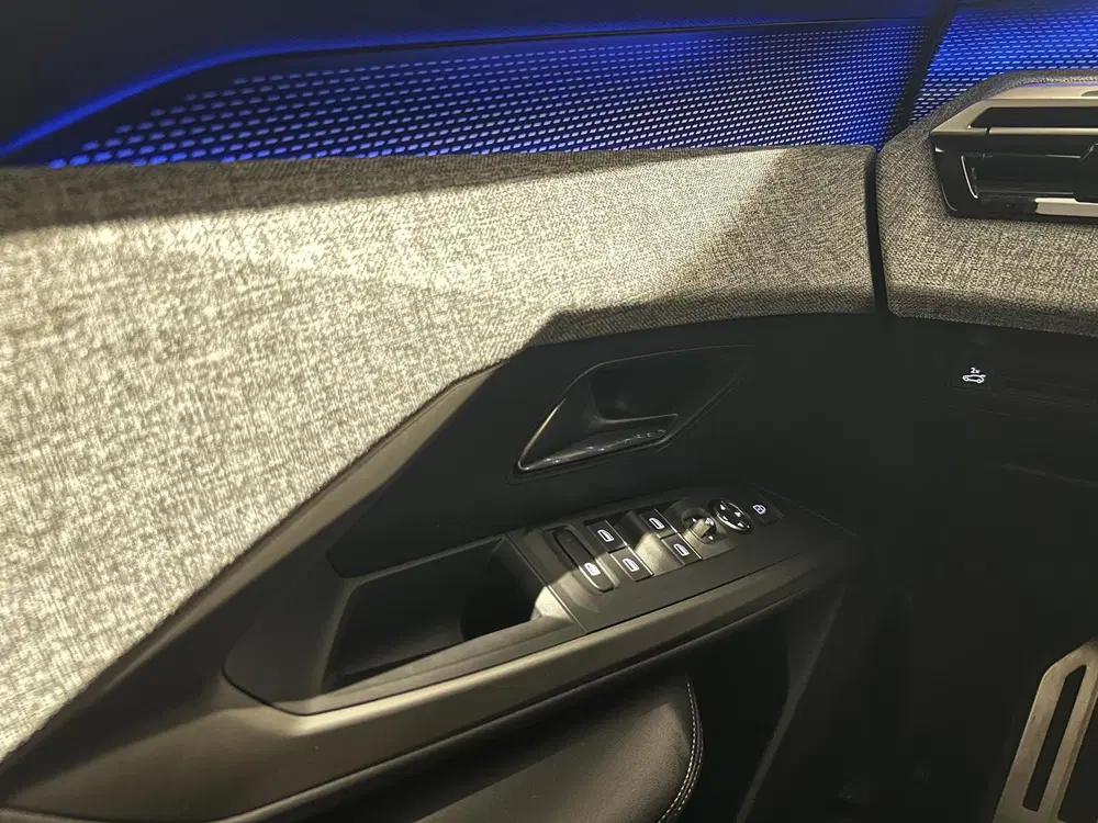 Peugeot 5008 1.2 Hybrid 145 GT 7p uit 2025, foto 16