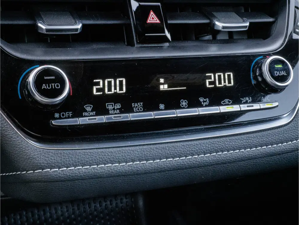 Toyota Corolla 1.8 Hybrid Business Navigatie uit 2022, foto 18