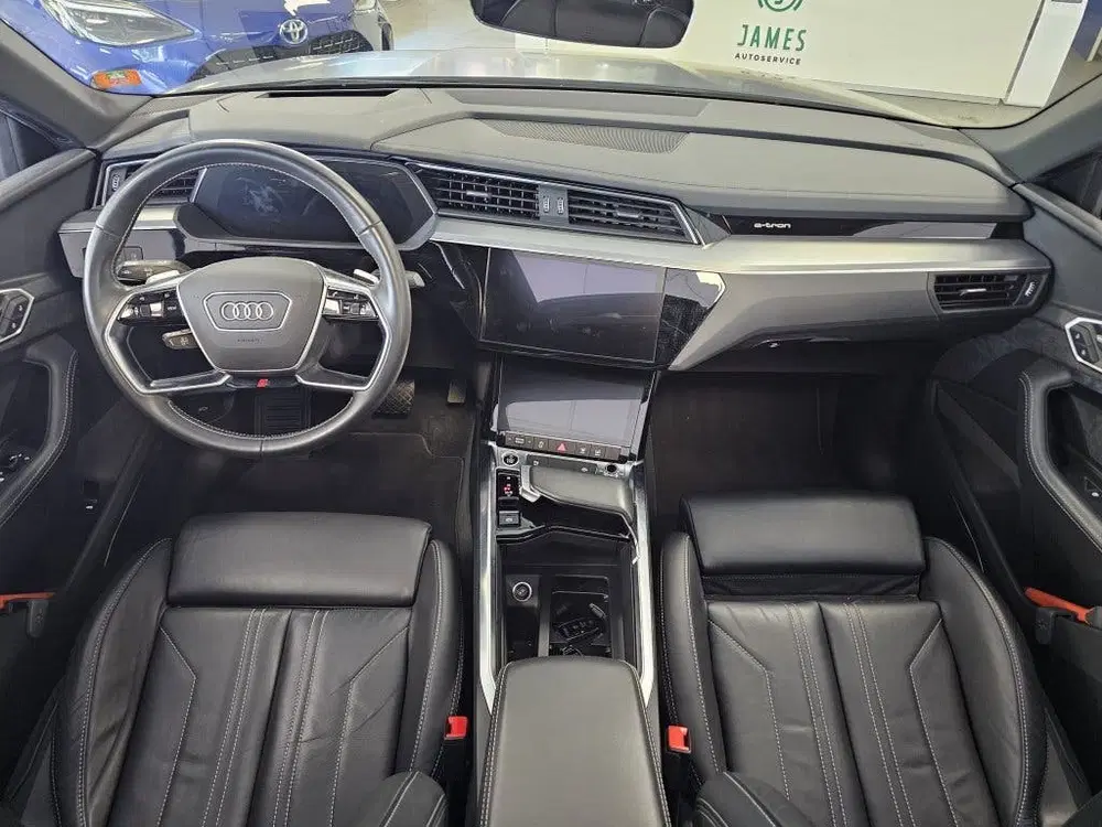 Audi e-tron 55 quattro S Line uit 2021, foto 4