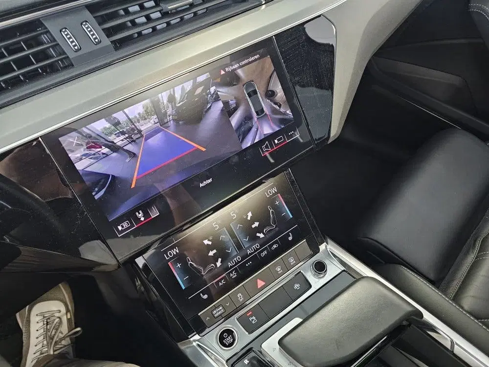 Audi e-tron 55 quattro S Line uit 2021, foto 8