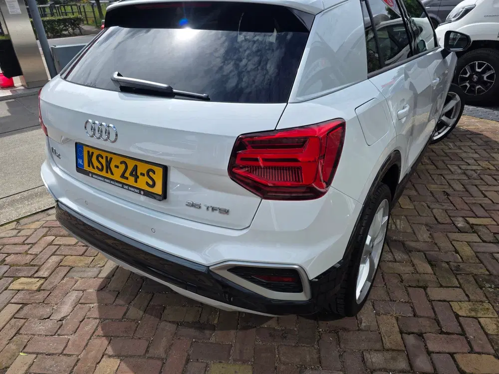 Audi Q2 35 TFSI S Edition uit 2023, foto 11