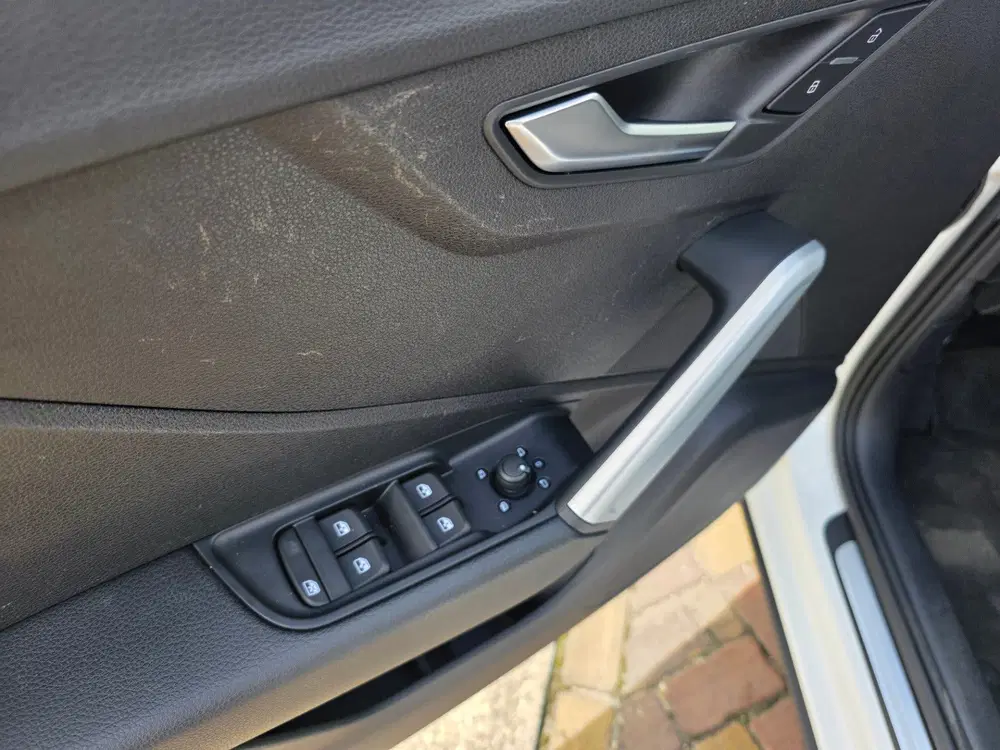 Audi Q2 35 TFSI S Edition uit 2023, foto 14