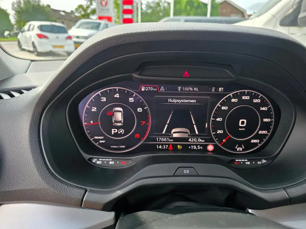 Audi Q2 35 TFSI S Edition uit 2023, foto 19